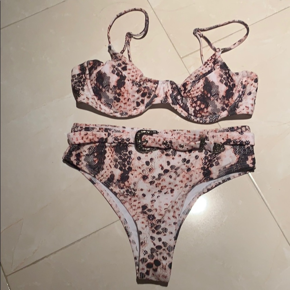 🆕 High Waisted Belted Bikini - Animal Print - Picture 4 of 5